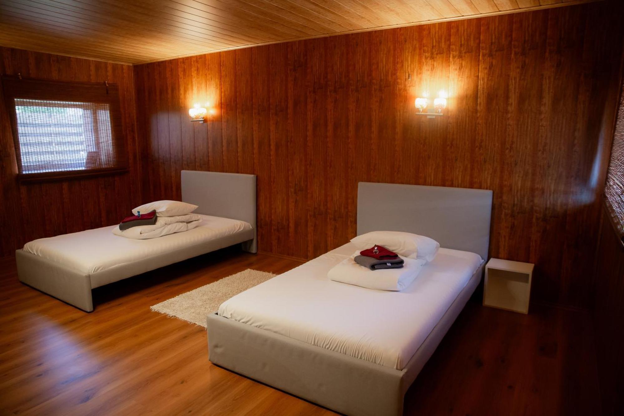 Konrad Family Guesthouse كوريسارِ الغرفة الصورة