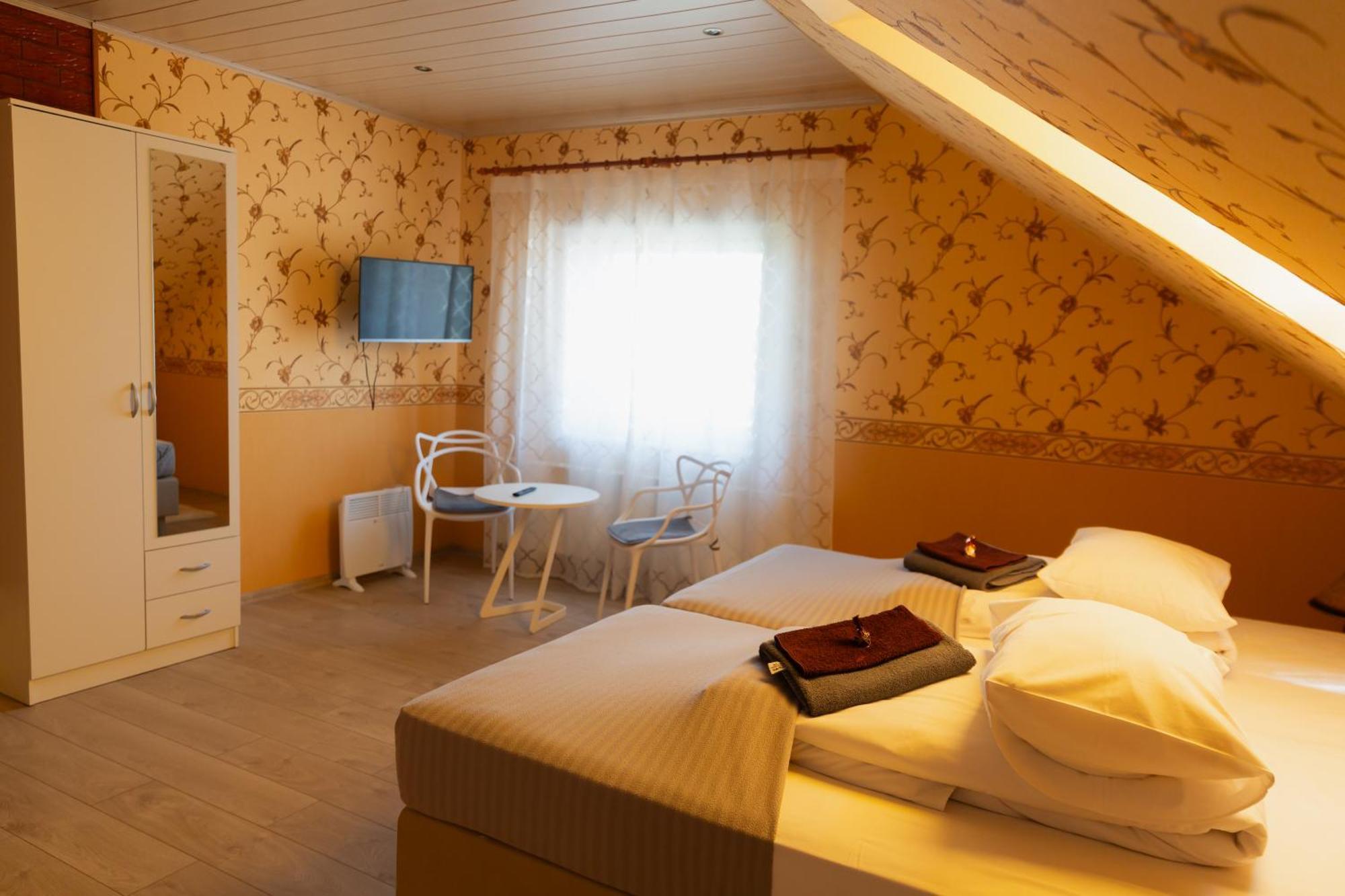 Konrad Family Guesthouse كوريسارِ الغرفة الصورة