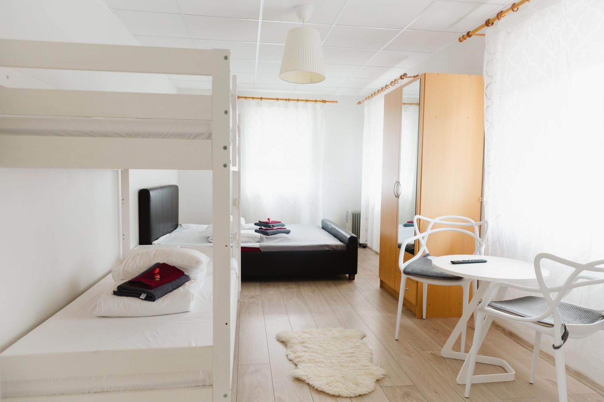 Konrad Family Guesthouse كوريسارِ الغرفة الصورة