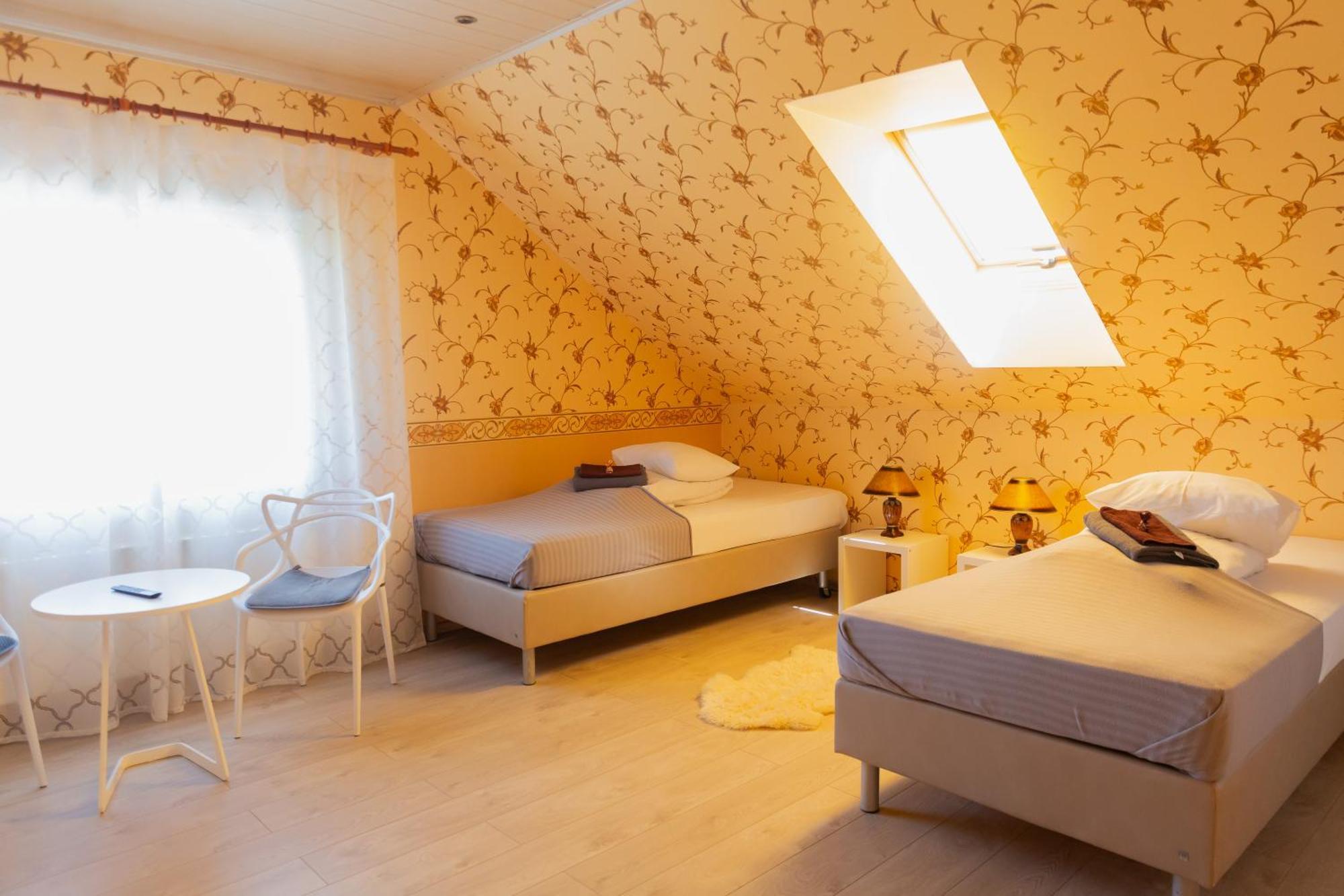 Konrad Family Guesthouse كوريسارِ الغرفة الصورة